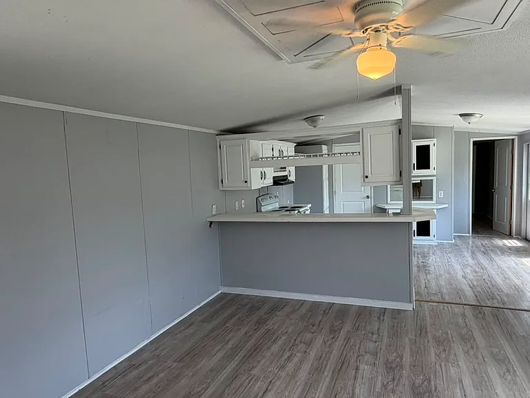 315 The Oil Rd — Photo 12