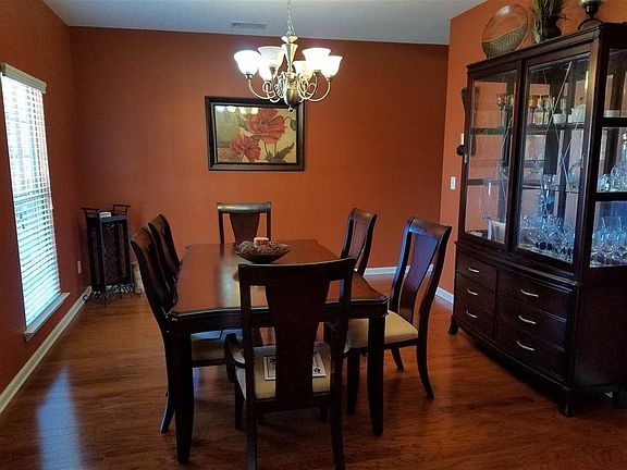 4th image of 8649 Meadow Vale Dr
