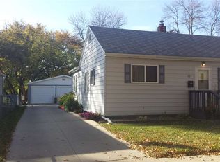 517 12th St NW, Minot, ND 58703