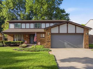 14560 Eastport Dr, Sterling Heights, MI 48313