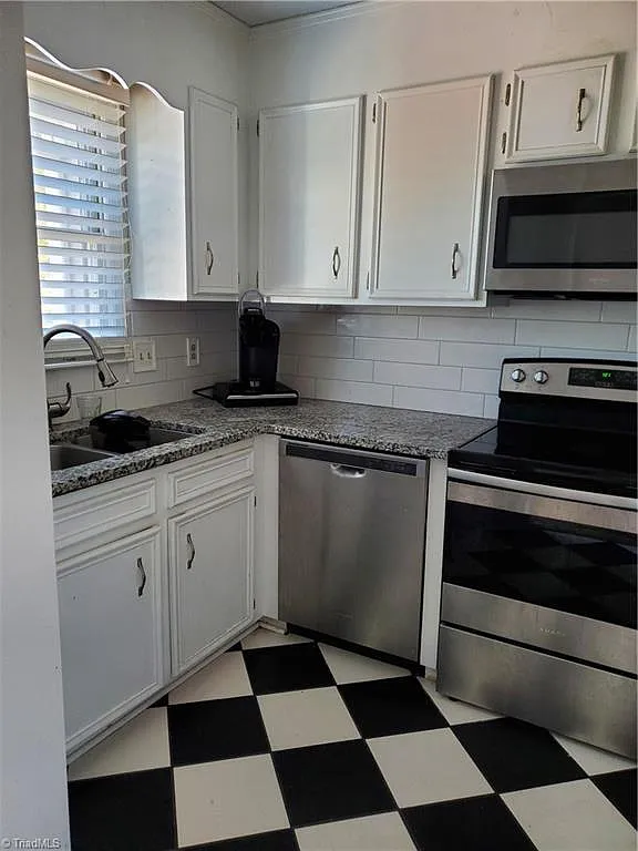 Building Photo - 135 Columbine Dr #223