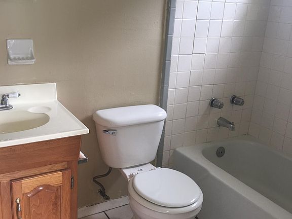 5th image of 2710 Avenue G