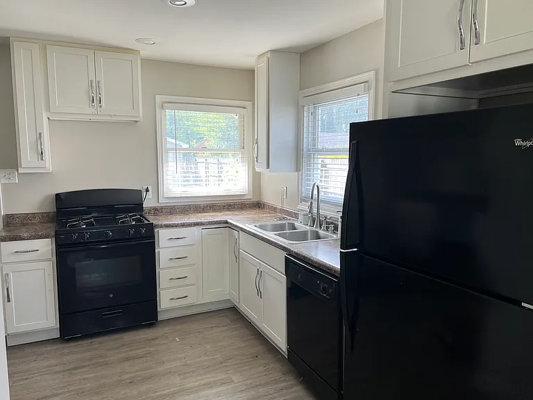 8139 Robertson Pl — Photo 9