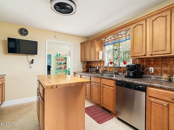 4th image of 2609 Covington Cir