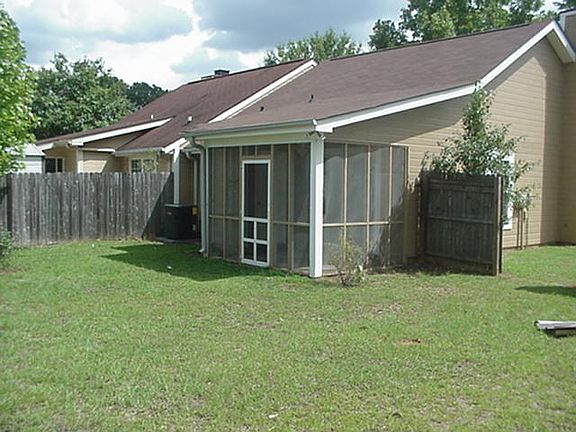 2nd image of 104 Saddlehorn Dr
