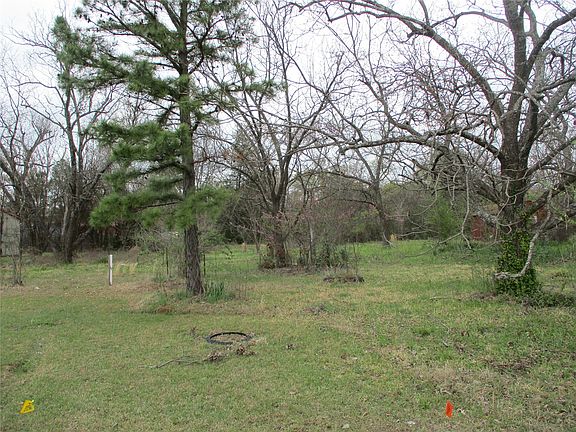 2nd image of 522 E Quitman St
