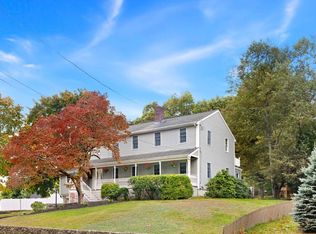 813 Summer St, Lynnfield, MA 01940