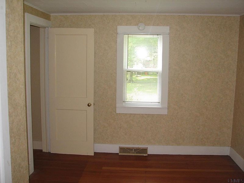 4th image of 86 W BROADWAY
