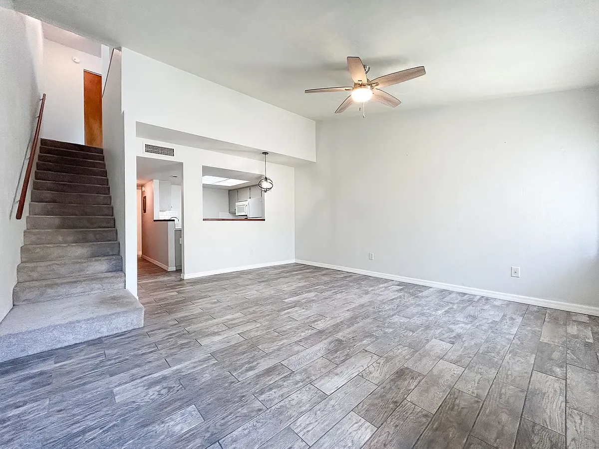 Building Photo - 2508 SW 35th Pl #G38