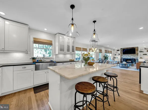 111 Mallard Dr W, North Wales, PA 19454