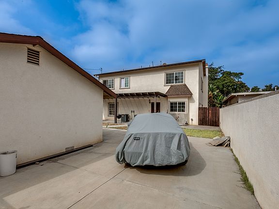 5th image of 1030 N San Gabriel Ave