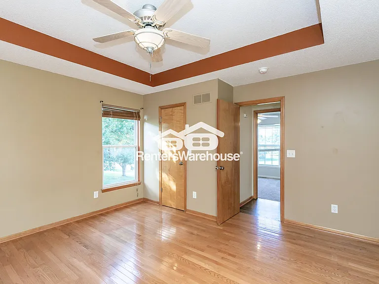 804 Stratford Dr — Photo 16