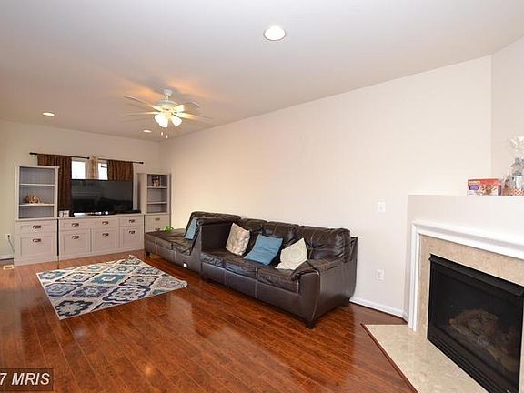 4th image of 22252 Waterberry Ter
