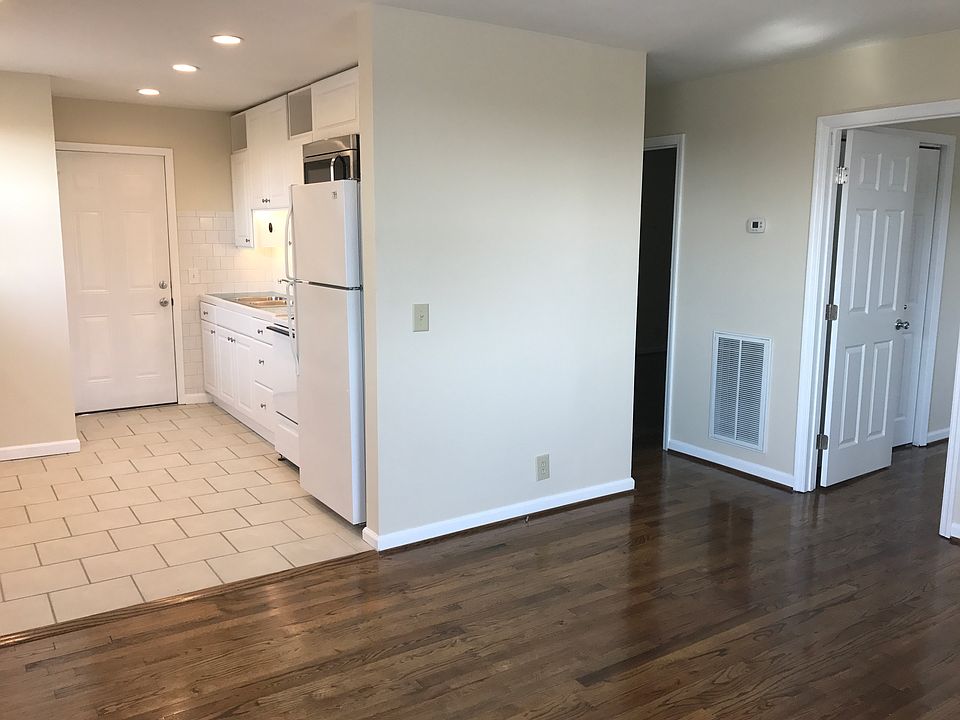 1st image of 3428 Dakota Ave APT 1