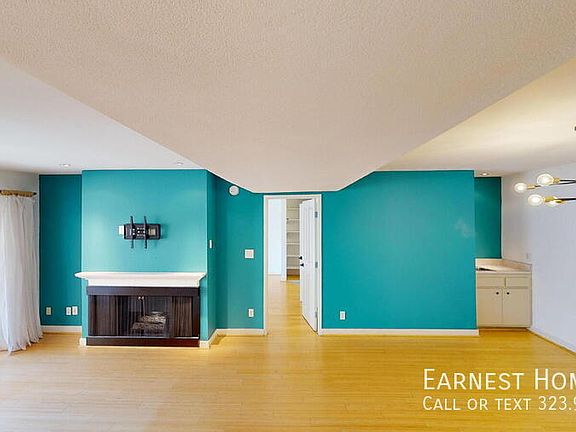 3rd image of 14850 Hesby St APT 205