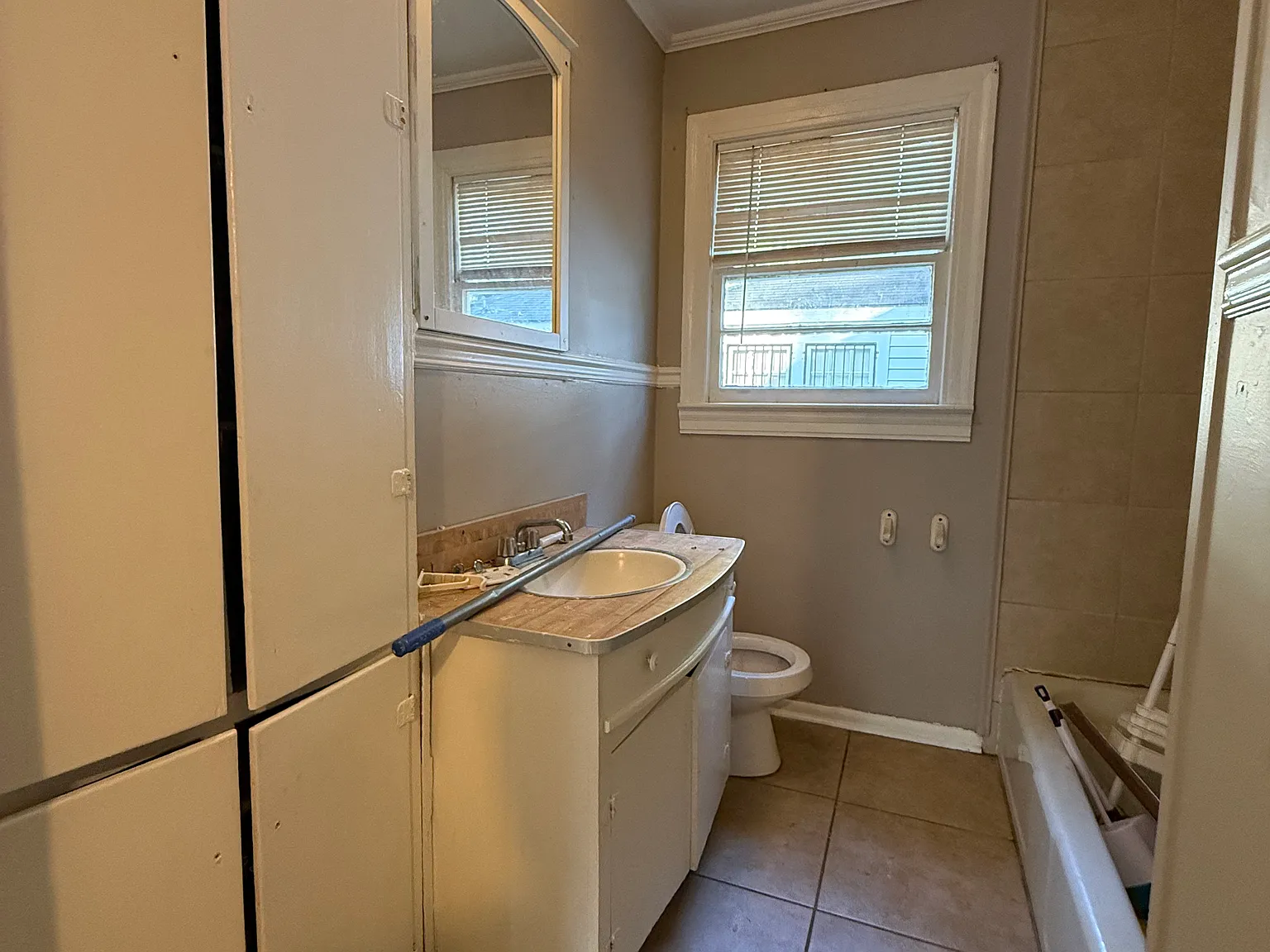 4 bed, 1382 sqft, $1,200 — Photo 3