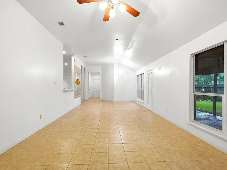 111 Thunder Basin Dr — Photo 9