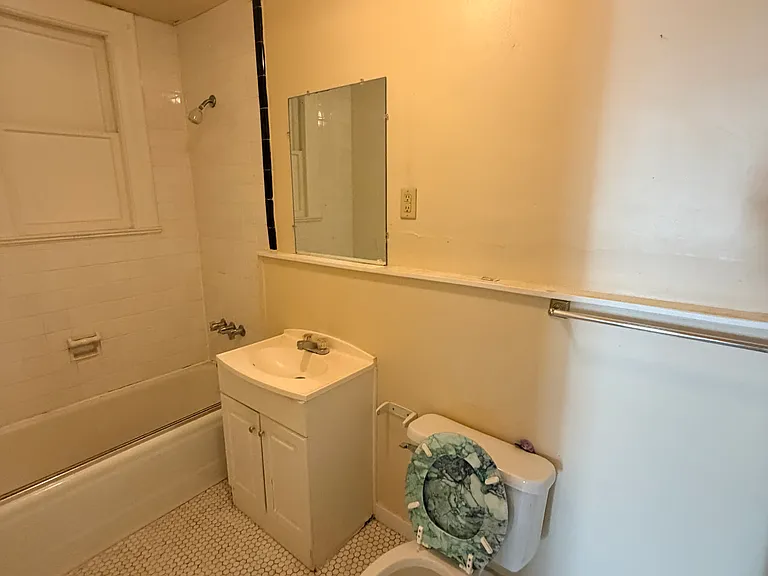 305 Main St #1-0 — Photo 5