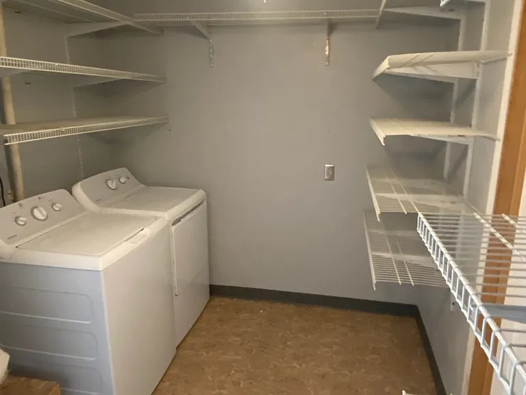 1020 Girard Blvd NE — Photo 7