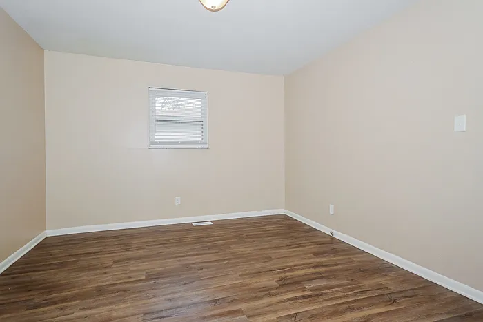 10311 Baribeau Ln — Photo 9