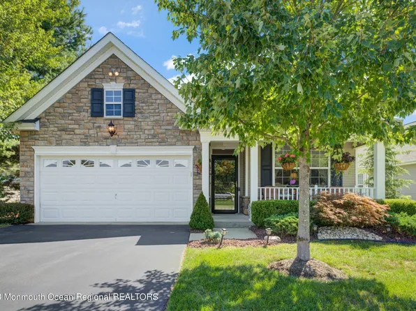 14 Wintergreen Drive, Manalapan, NJ 07726