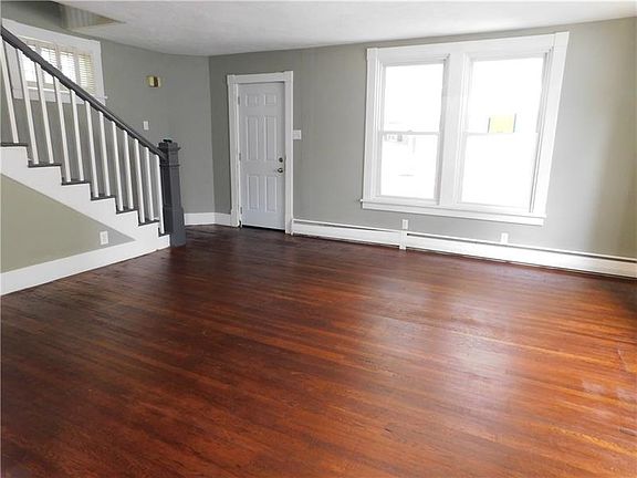 5th image of 418 E Market St