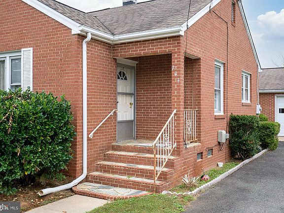 3rd image of 204 Hamilton St
