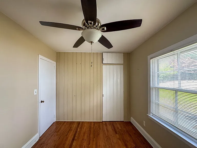318 Fairwood Ct — Photo 18