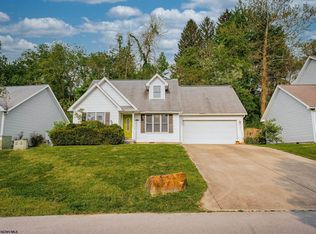 2024 Pinecrest Dr, Morgantown, WV 26505