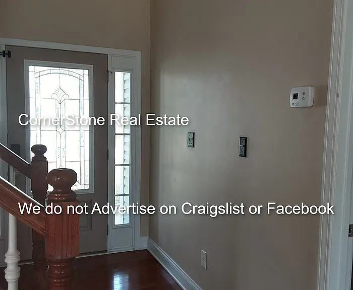 190 Trenton Pl — Photo 2