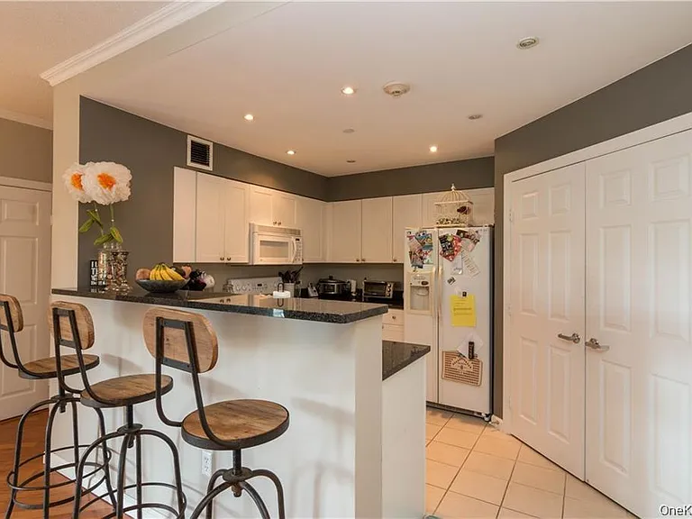 300 Mamaroneck Ave #334 — Photo 11
