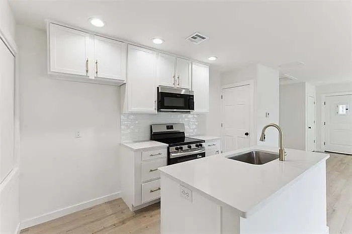 2809 NW 22nd St — Photo 13