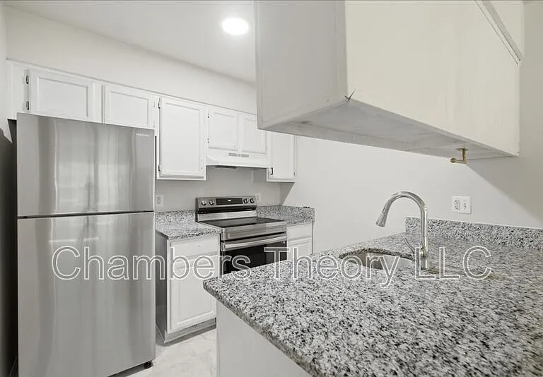 12181 Old Salem Ct — Photo 10