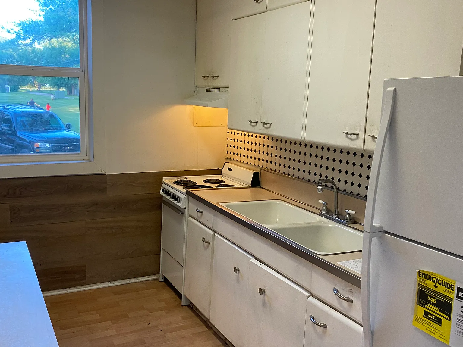 2 bed, $795 — Photo 1