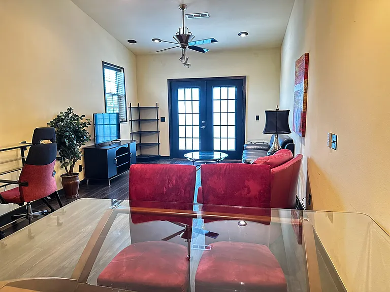 111 SE 22nd St #21 — Photo 9