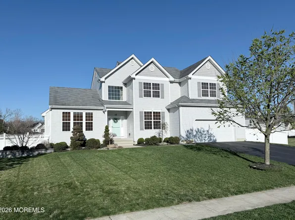 17 Royal Grove Drive, Jackson, NJ 08527