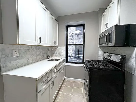 Rented by Bohemia Realty Group | media 8