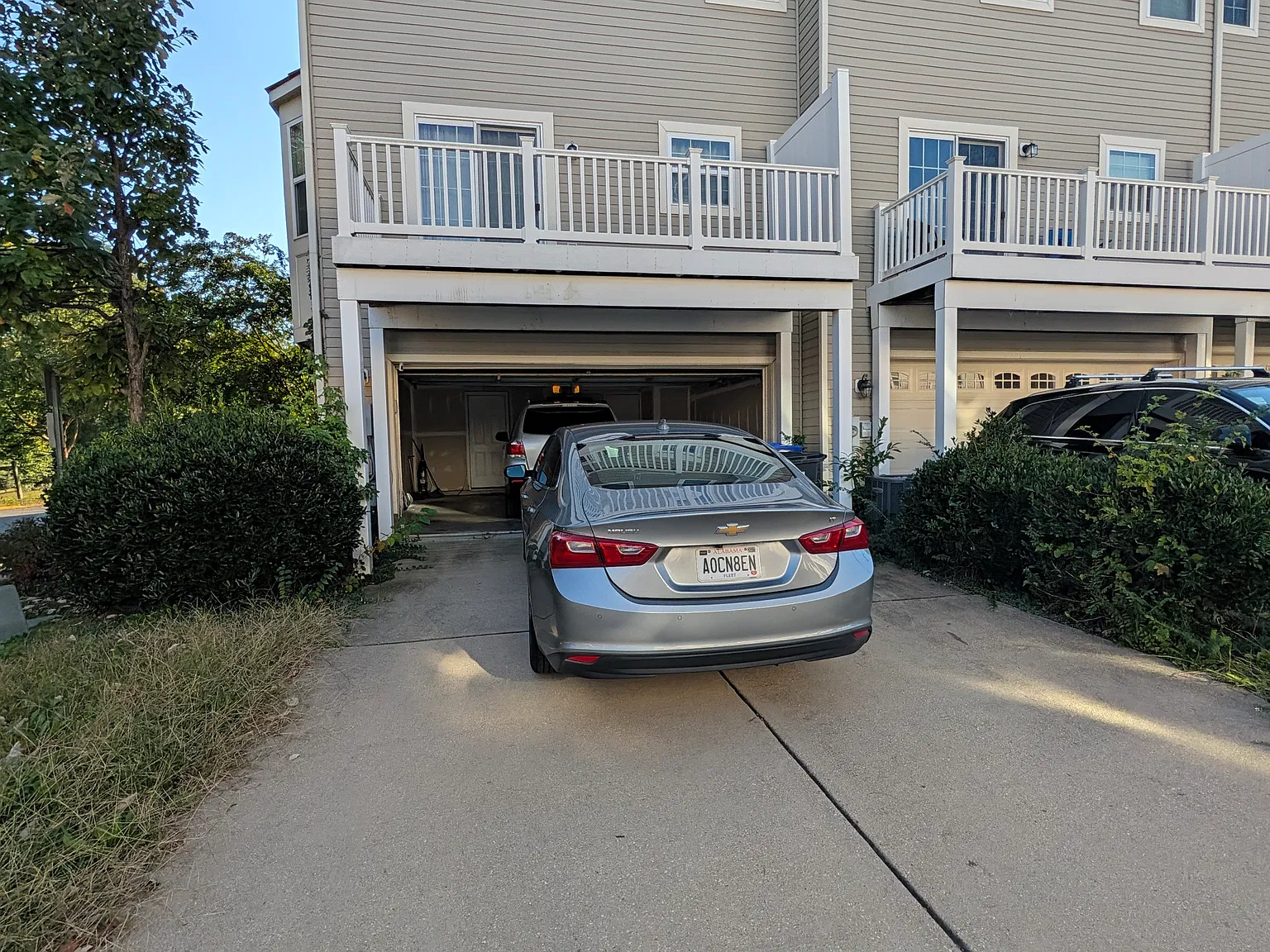3 bed, 2.5 bath, 2020 sqft, $3,400 — Photo 4