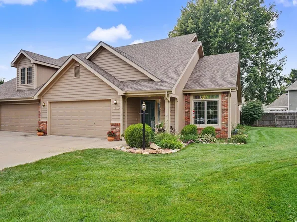 2719 Larkspur Ct, Lawrence, KS 66047
