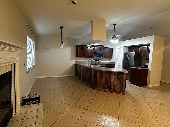 5th image of 2253 Sugarbush Dr