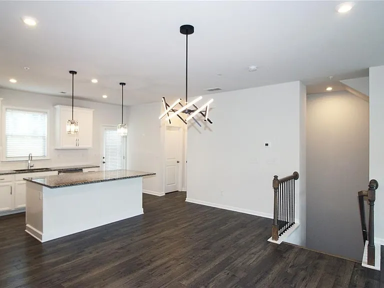 1640 Coasta Way — Photo 8