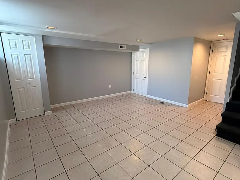 932 Elton Ave — Photo 11