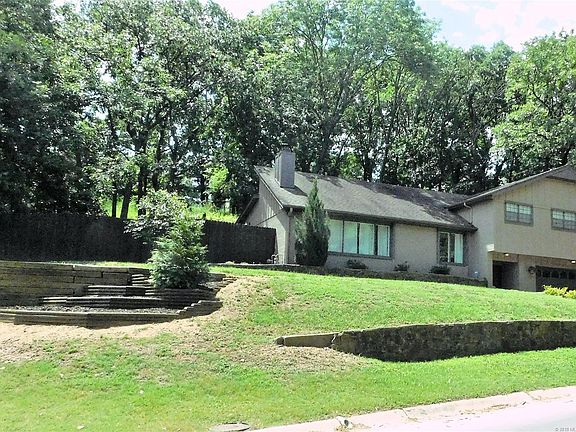 2nd image of 1420 Oakdale Dr
