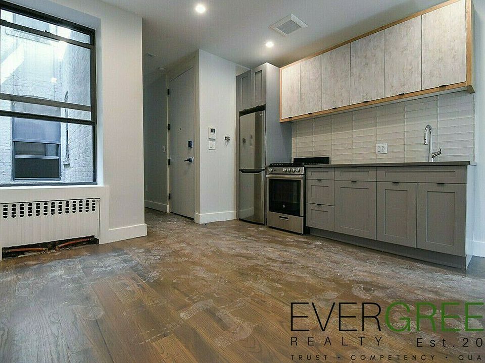 1st image of 408 Chauncey St #1