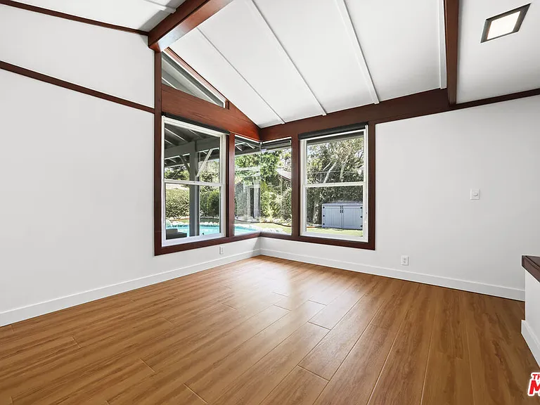 2672 Veteran Ave — Photo 19