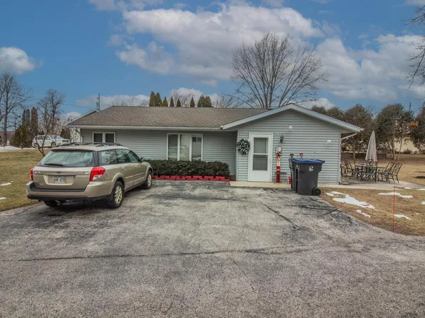 82 East Shore DRIVE, Random Lake, WI 53075