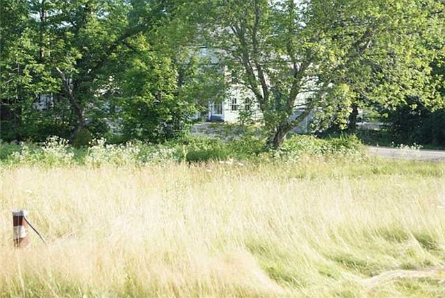 2nd image of 572 Hope Rd