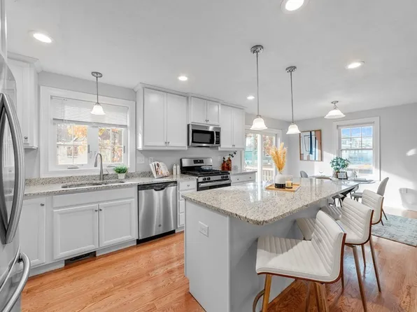 5 Cottage St, Billerica, MA 01821