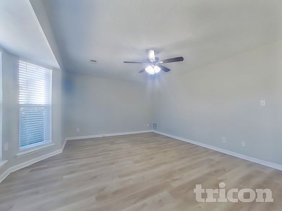 3rd image of 126 Woodberry Ct