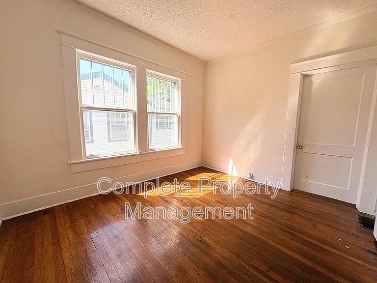 4232 Terrace S — Photo 7